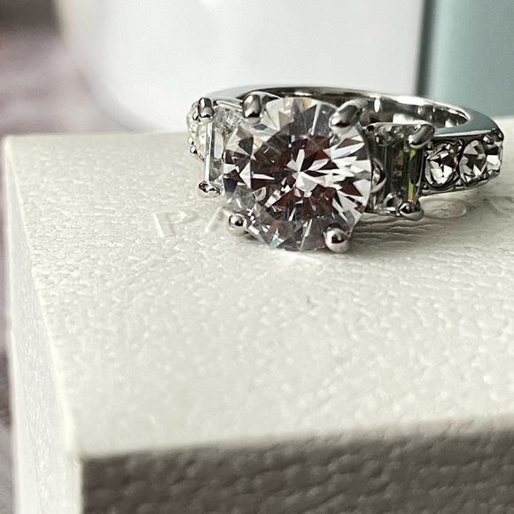 Ring - Picture 3 of 3